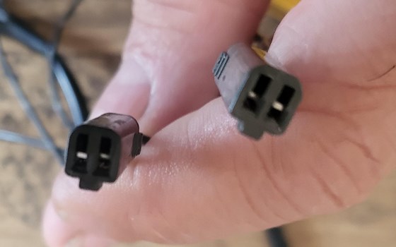 2 Stk. LED-Mini-Blinker in Schwarz, Metallgehäuse, Länge ca. 7 cm, Stecker passend für Suzuki GSX-R 1000 - Bild 4