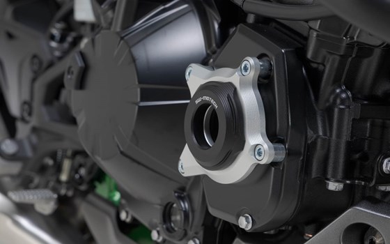 Motorgehäusedeckel-Schutz. Schwarz/Silbern. Kawasaki Z900-Modelle (16-). - Bild 1