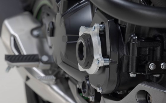 Motorgehäusedeckel-Schutz. Schwarz/Silbern. Kawasaki Z900-Modelle (16-). - Bild 2