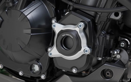 Motorgehäusedeckel-Schutz. Schwarz/Silbern. Kawasaki Z900-Modelle (16-). - Bild 3 Motorgehäusedeckel-Schutz. Schwarz/Silbern. Kawasaki Z900-Modelle (16-). - Bild 3