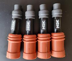 4 Stück gerade Spezial-Zündkerzenstecker von NGK, gebraucht, aber sehr guter Zustand
