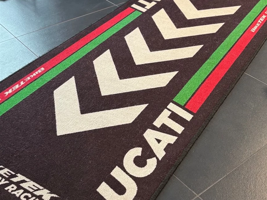 Teppich/ Garagenunterlage Bild 1: Teppich/ Garagenunterlage