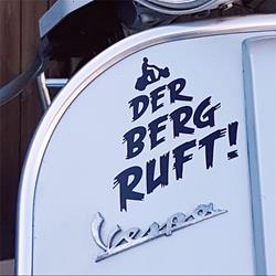 Aufkleber mit Motiv "Der Berg ruft!"