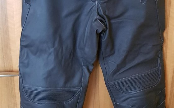 Damen-Motorradjacke und -hose aus Leder - auch als Combi nutzbar - Bild 4