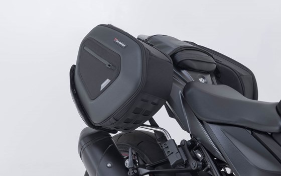 PRO BLAZE H Satteltaschen-Set. Schwarz. Suzuki GSR750 (11-16)/ GSX-S750 (16-). - Bild 3 PRO BLAZE H Satteltaschen-Set. Schwarz. Suzuki GSR750 (11-16)/ GSX-S750 (16-). - Bild 3