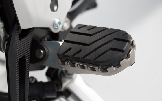 ION Fußrasten-Kit. Schwarz. Triumph Tiger 800/ 900/ 1200, Scram 1200. - Bild 2