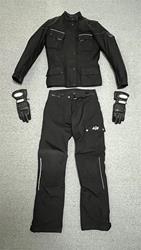 Damen-Motorrad-Textilkombi von IXS und kostenlose Zugabe