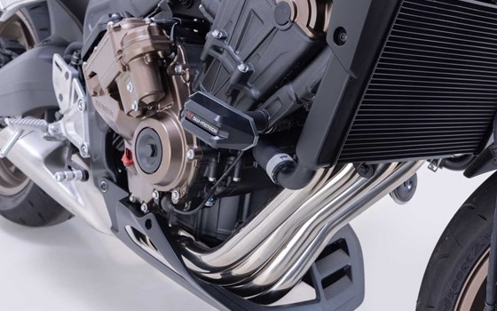 Sturzpad-Kit. Schwarz. Honda CB650R E-Clutch (23-). - Bild 3 Sturzpad-Kit. Schwarz. Honda CB650R E-Clutch (23-). - Bild 3