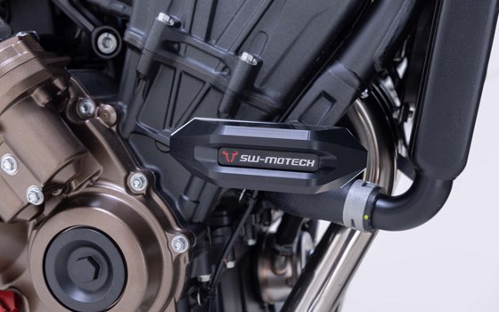 Sturzpad-Kit. Schwarz. Honda CB650R E-Clutch (23-). - Bild 4 Sturzpad-Kit. Schwarz. Honda CB650R E-Clutch (23-). - Bild 4