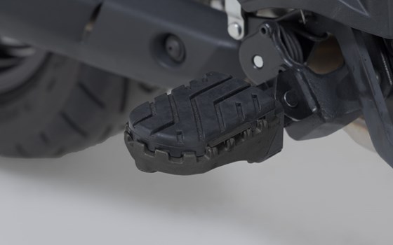 ION Fußrasten-Kit. Schwarz. Suzuki V-Strom 800 (22-). - Bild 2 ION Fußrasten-Kit. Schwarz. Suzuki V-Strom 800 (22-). - Bild 2