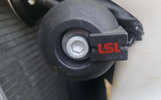 Schwarze Sturzpads/Crashpads von LSL (550S094) zur Montage am Rahmen inkl. Montagekit - Bild 5