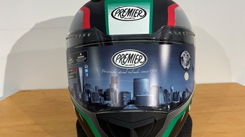 Helm Vyrus MP IT BM