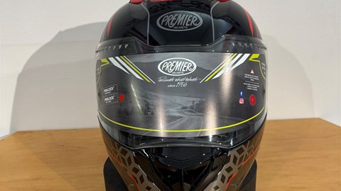 Helm Vyrus EM 92 