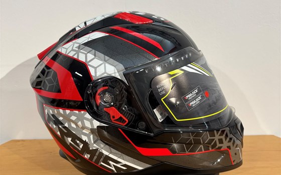 Helm Vyrus EM 92  - Bild 4