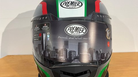 Helm Vyrus MP IT BM, schwarz-grü