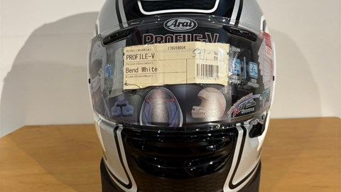 Helm Arai Profile V  Bend White   "L"