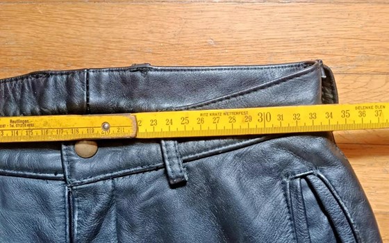 2-teilig.Lederanzug f. zierliche Bikerin - Vintage-Look mit Schnürung u. Fransen - Bild 14