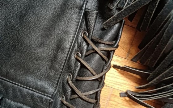 2-teilig.Lederanzug f. zierliche Bikerin - Vintage-Look mit Schnürung u. Fransen - Bild 6