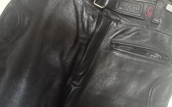 Perfekte Motorradlederhose Gr. 52 - Bild 1