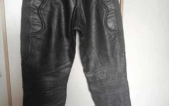 Perfekte Motorradlederhose Gr. 52 - Bild 7