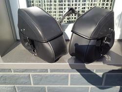 Praktische und schicke kleine Satteltaschen für´s Motorrad mit Zahlenschloss