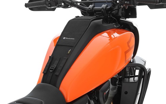 Tankschutzfolie PremiumShield- transparent - Bild 2 Tankschutzfolie PremiumShield- transparent - Bild 2