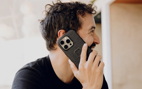 Peak Design Smartphone Schutzhülle Everyday Case - Charcoal - iPhone 16 Pro - Bild 3 Peak Design Smartphone Schutzhülle Everyday Case - Charcoal - iPhone 16 Pro - Bild 3