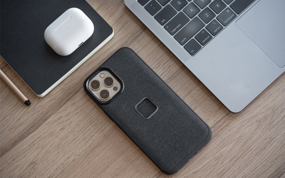 Peak Design Smartphone Schutzhülle Everyday Case - Charcoal - iPhone 11 Pro Max - Bild 2 Peak Design Smartphone Schutzhülle Everyday Case - Charcoal - iPhone 11 Pro Max - Bild 2