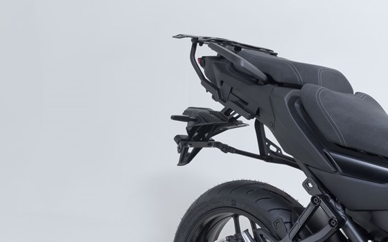 PRO Seitenträger. Schwarz. Yamaha Tracer 9 / GT / GT+ (24-). - Bild 5