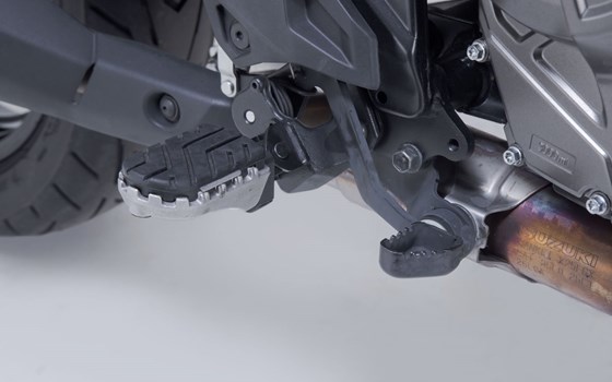 ION Fußrasten-Kit. Silbern. Suzuki V-Strom 800 (22-). - Bild 4