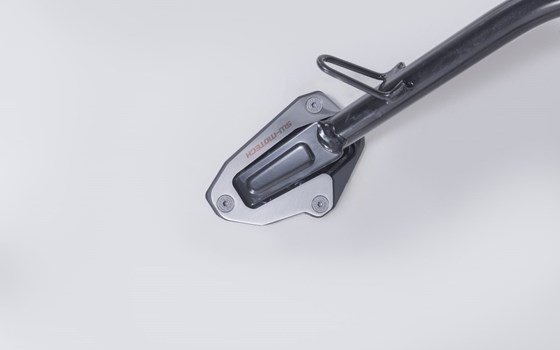 Seitenständerfuß-Verbreiterung. Schwarz/Silbern. Ducati Scrambler Modelle (24-). - Bild 3