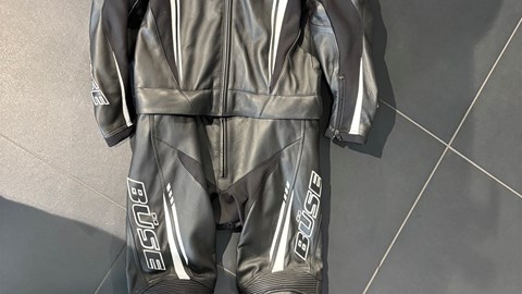 Lederkombi Imola schwarz/weiß 54