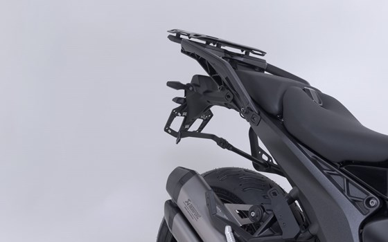 PRO Seitenträger. Schwarz. BMW R 1300 R / R 1300 RS (25-). - Bild 5