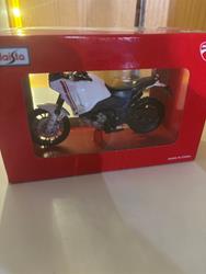 MODELL MOTORRAD DESERTX 1:18