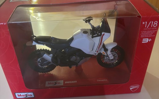 MODELL MOTORRAD DESERTX 1:18 - Bild 2