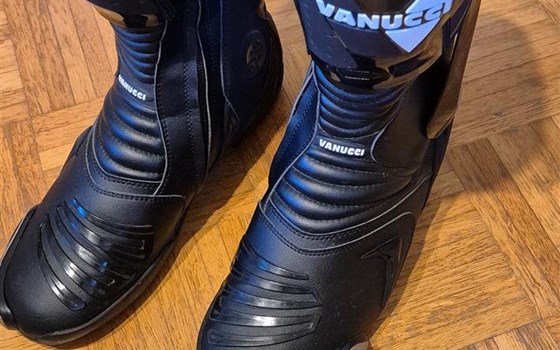 Vanucci RV4 Motorradstiefel - Bild 1 Vanucci RV4 Motorradstiefel - Bild 1