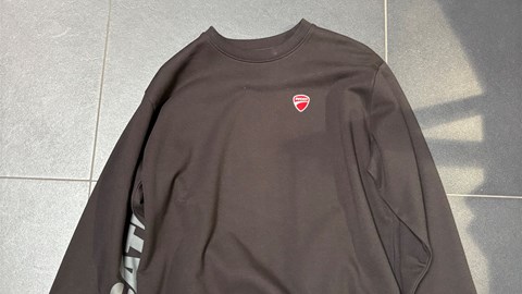 SWEATSHIRT CREW HALS LOGO SCHWARZ  