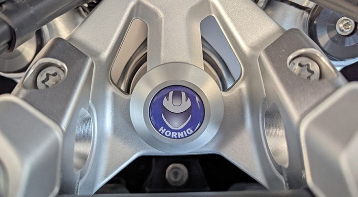 Lenkkopfverschlusskappe mit Emblem für BMW R1300GS & Adventure Lenkkopfverschlusskappe mit Emblem für BMW R1300GS & Adventure