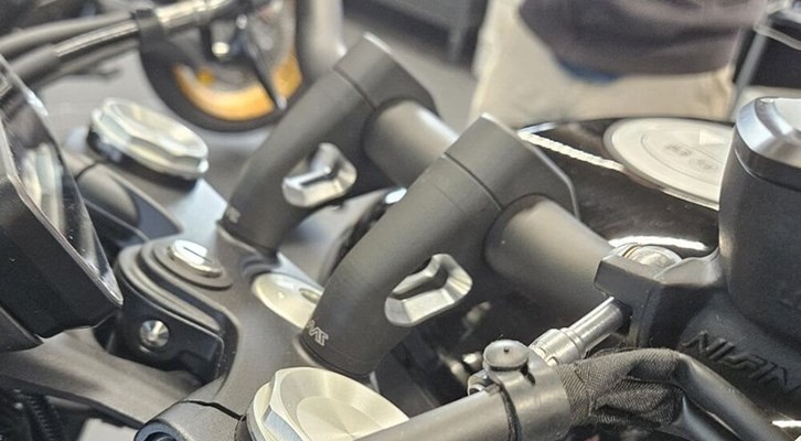 Lenkererhöhung mit Versatz für BMW R12nineT, R12, R12S & R12G/S Lenkererhöhung mit Versatz für BMW R12nineT, R12, R12S & R12G/S