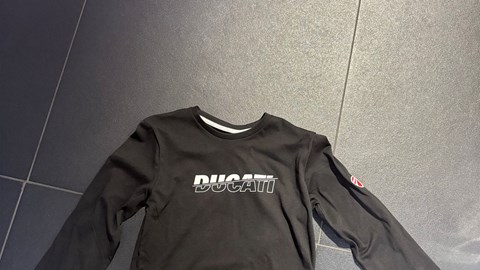 T Shirt KIND Essential T-SHIRT SCHWARZ M/L 10 A/Y