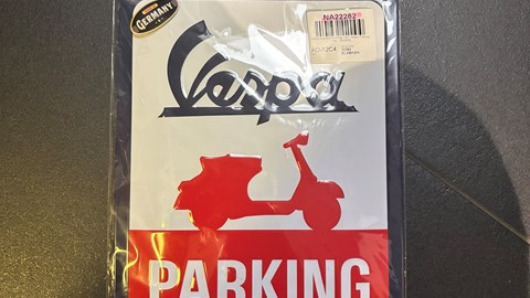 Vespa Blechschild Parking Only