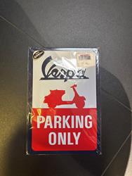 Vespa Blechschild Parking Only