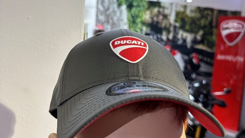 CAP NE DUCATI FLAG