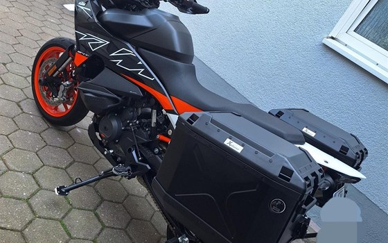 Kofferträgerset Cutout Edelstahl Xplorer Cutout schwarz Kofferset 40/37 für KTM 890 SMT 790 Adventure Norden 901 Husqvarna - Bild 3