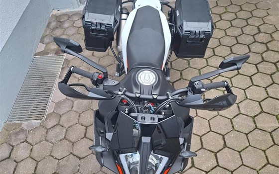 Kofferträgerset Cutout Edelstahl Xplorer Cutout schwarz Kofferset 40/37 für KTM 890 SMT 790 Adventure Norden 901 Husqvarna - Bild 4