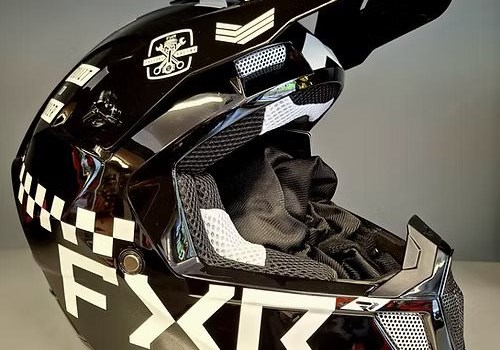 FXR Helm - Bild 1 FXR Helm - Bild 1