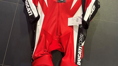 LEDERKOMBI D.C. K3 PERF. 