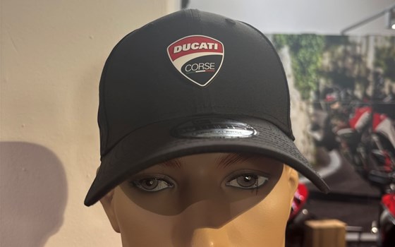 DC STRETCH BLACK KAPPE NEW ERA L-XL - Bild 1