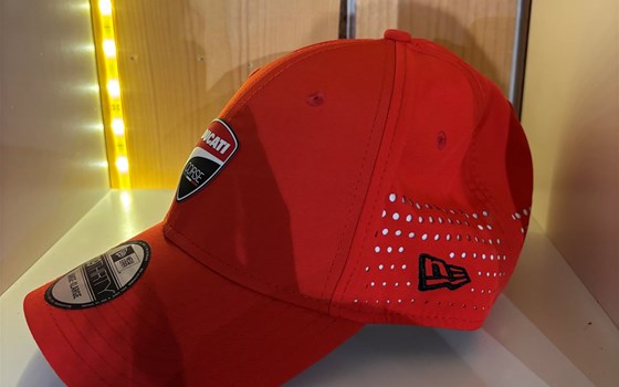 DC STRETCH REDKAPPE NEW ERA L-XL - Bild 3