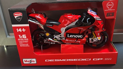 MODELL MOTORRAD MOTOGP BIG (1:6)
